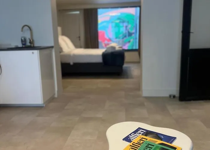 Апартаменты Modern Ground Floor Гент